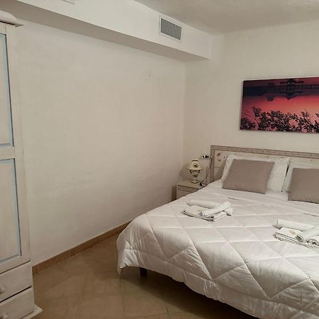 Lightblue-Celeste Central Apartment In Porto Rotondo Kültér fotó