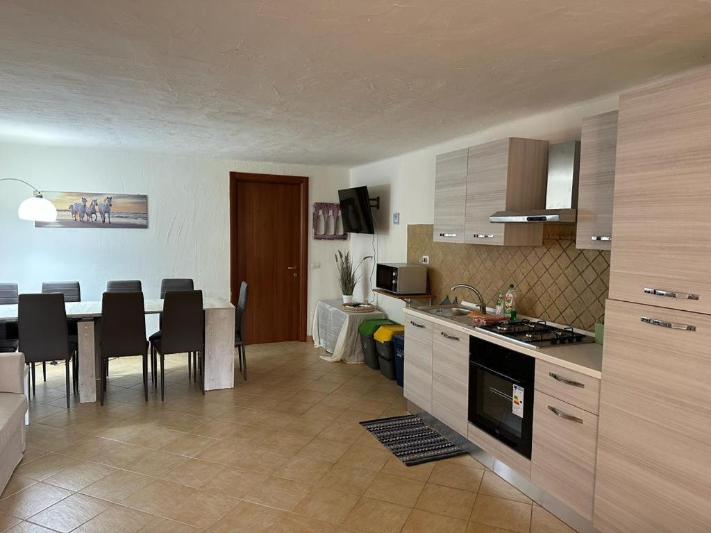 Lightblue-Celeste Central Apartment In Porto Rotondo Kültér fotó