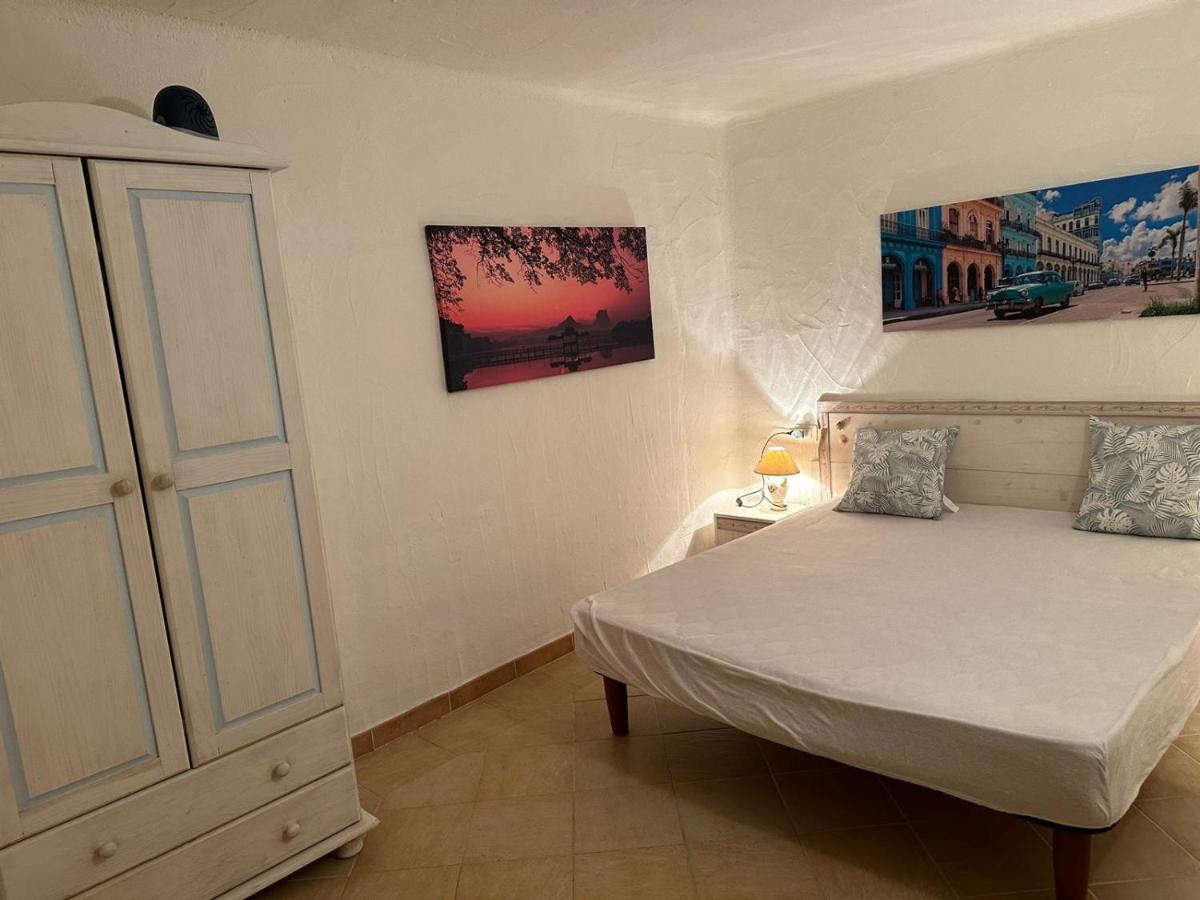Lightblue-Celeste Central Apartment In Porto Rotondo Kültér fotó